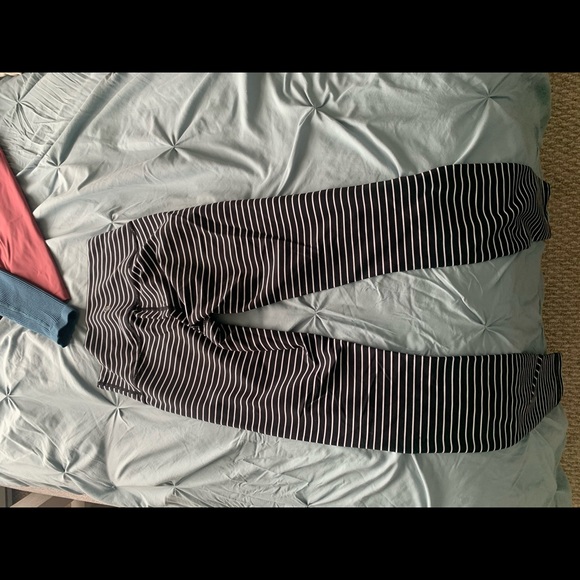 Lulu leggings! size 6 - Picture 2 of 2